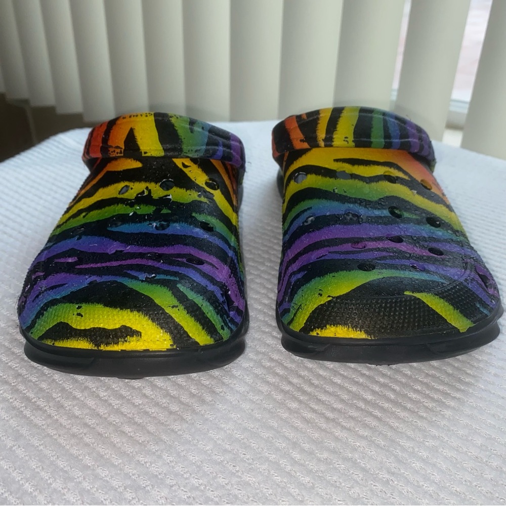 HOBIBEAR UNISEX Rainbow Zebra Garden Mule Clogs Size 40 (Women’s Size 9.5-10) - Picture 11 of 12